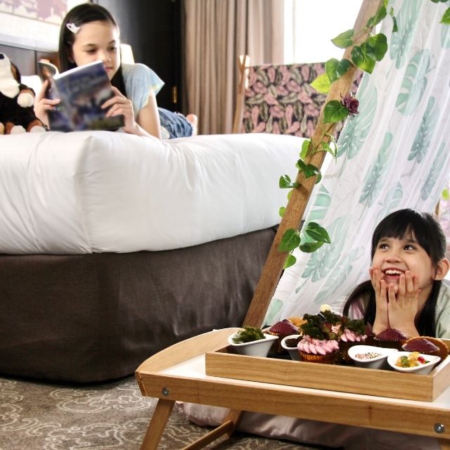 Fairmont Singapore - Glampcation
