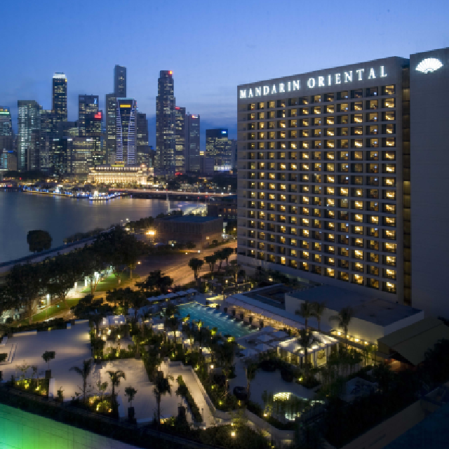 Lunch on us with SingapoRediscover Vouchers - Deluxe Room