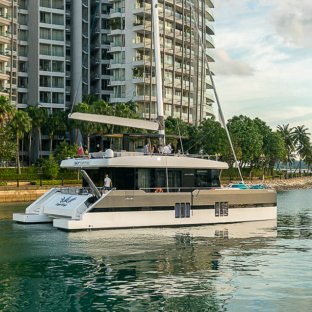 Yacht Tour - Luxurious and Roomy Yacht (Sunreef Supreme)